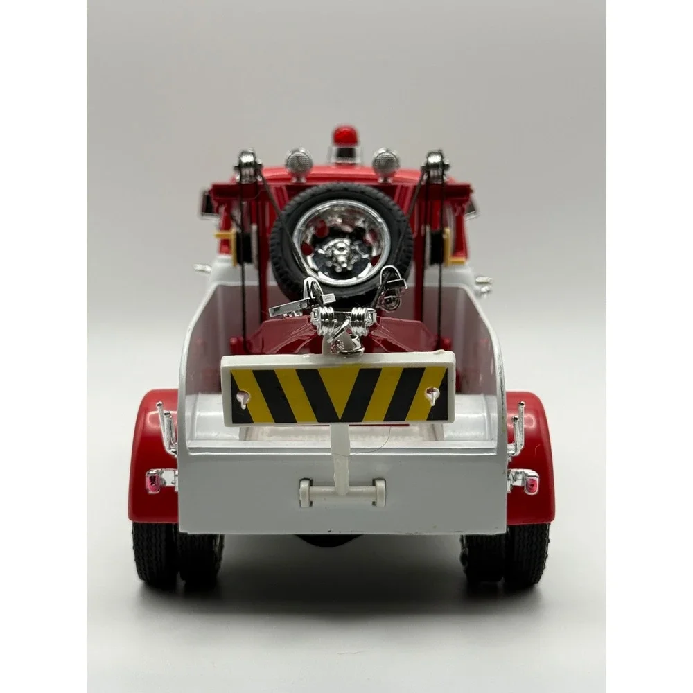 1953 Chevrolet 3100 Tow Truck Diecast Red White Thunder Towing Wrecker‎ 1/24